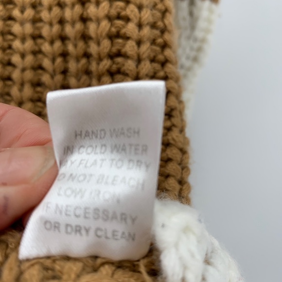 Ellison Chunky Knit Crewneck Sweater Medium - Picture 3 of 5